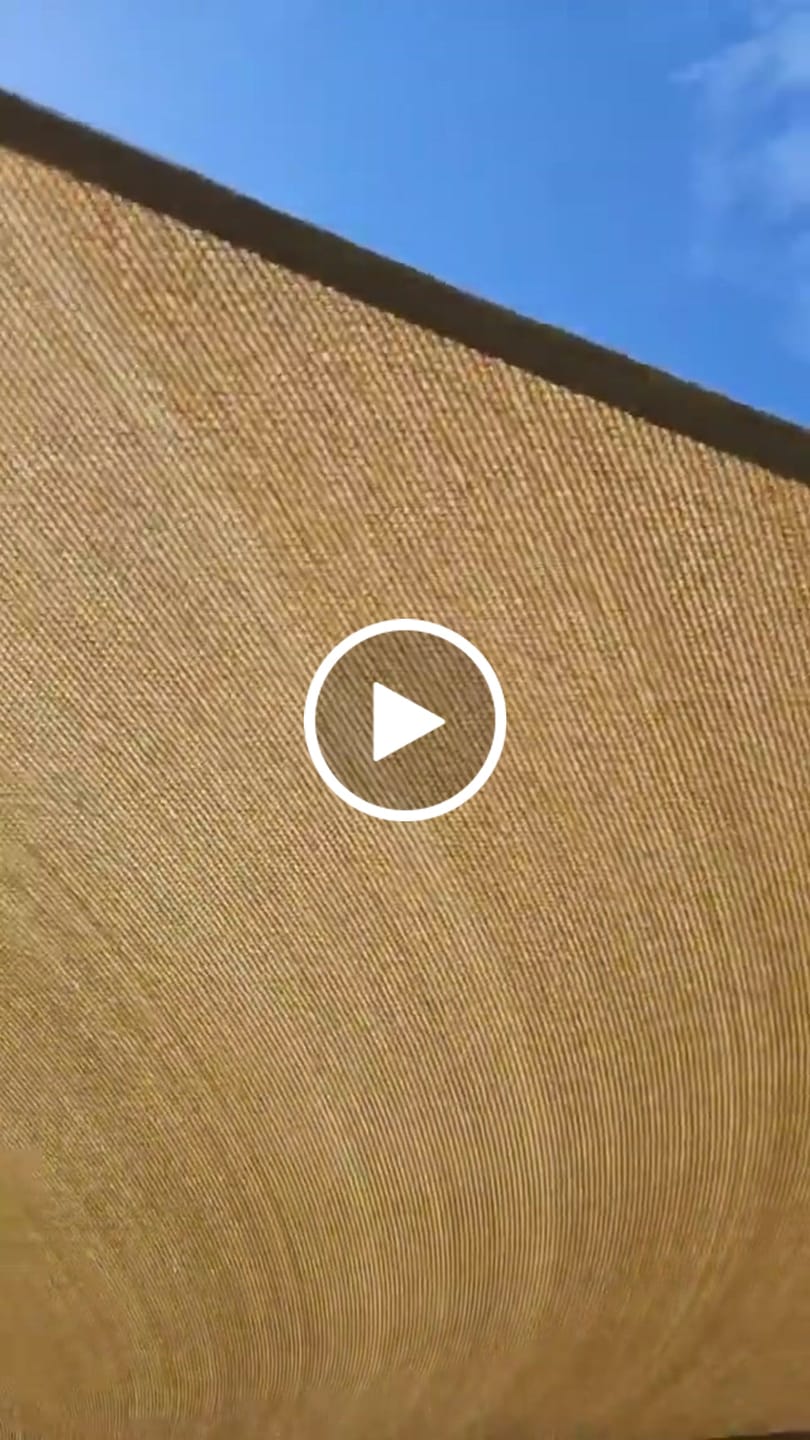 Customer video review of Toldo Triangular Impermeável 420D Anti-UV para Áreas Externas