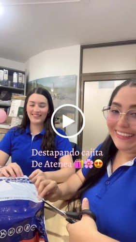 Customer video review of BASE DE MAQUILLAJE LÍQUIDA 1ST SCENE