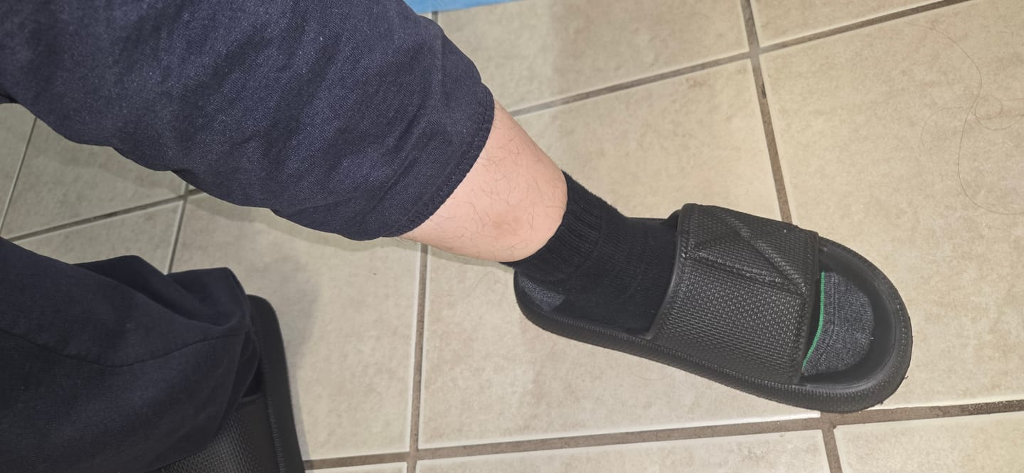 Customer photo review of Cloud Slides - Men's Adjustable Arch