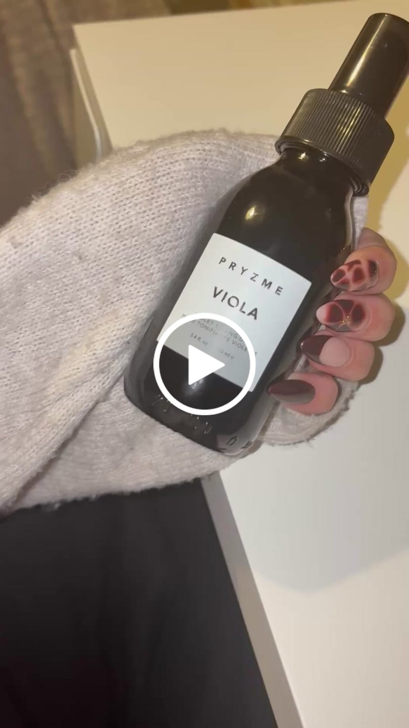 Customer video review of VIOLA - Violet Toning Hair Oil