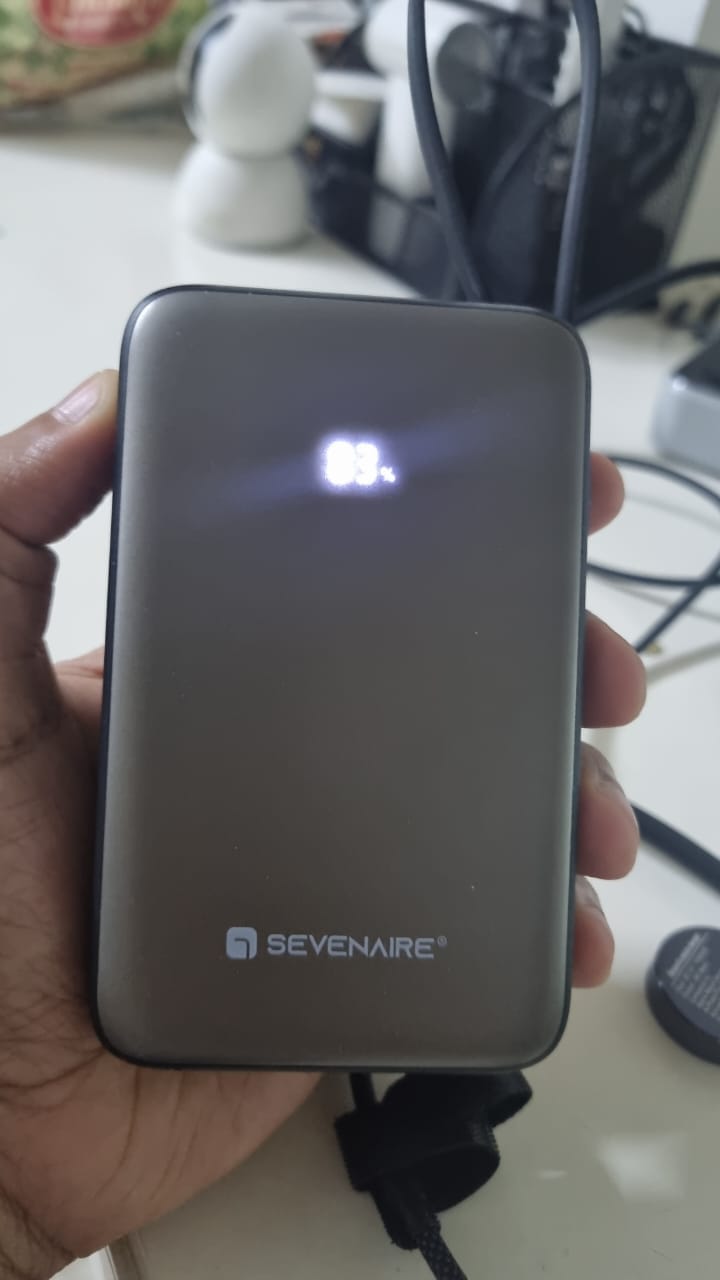 Customer photo review of 65W 20000mAh Laptop Powerbank, with Built-in 65W Type-C Cable (LP65)