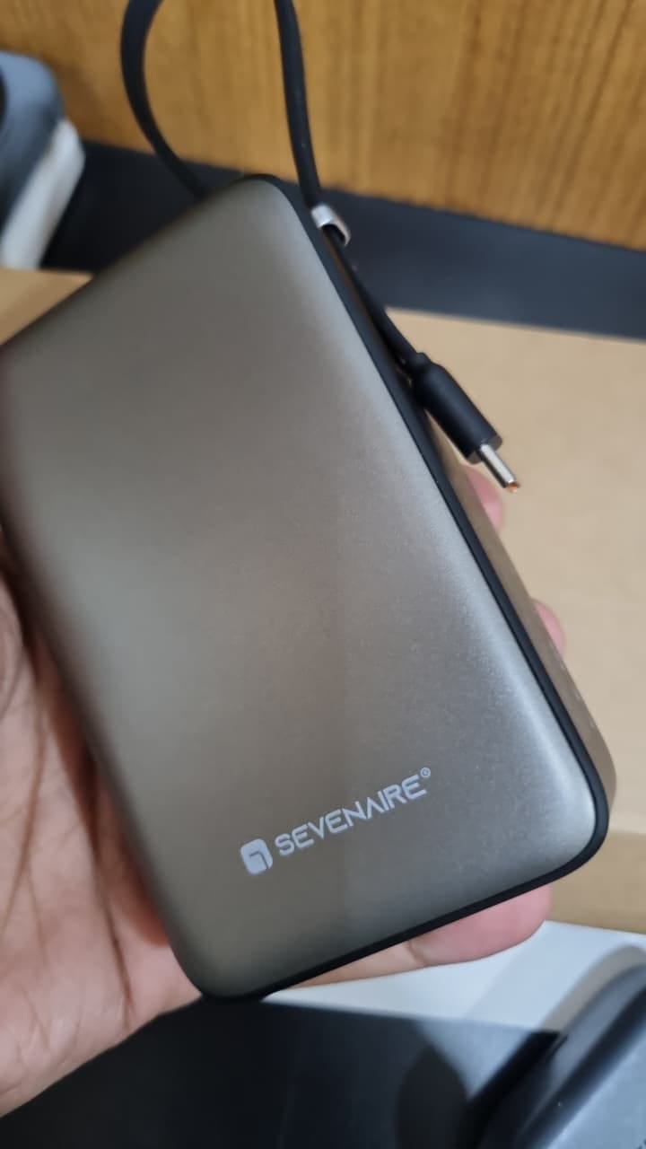 Customer photo review of 65W 20000mAh Laptop Powerbank, with Built-in 65W Type-C Cable (LP65)