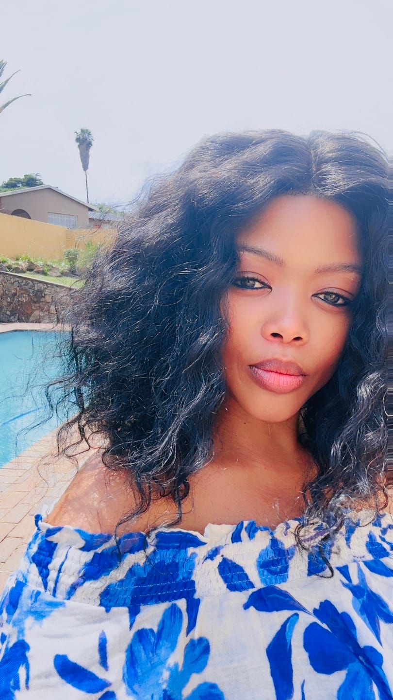 Customer photo review of Double Drawn Glueless Burmese Natural Weave 14 Inch