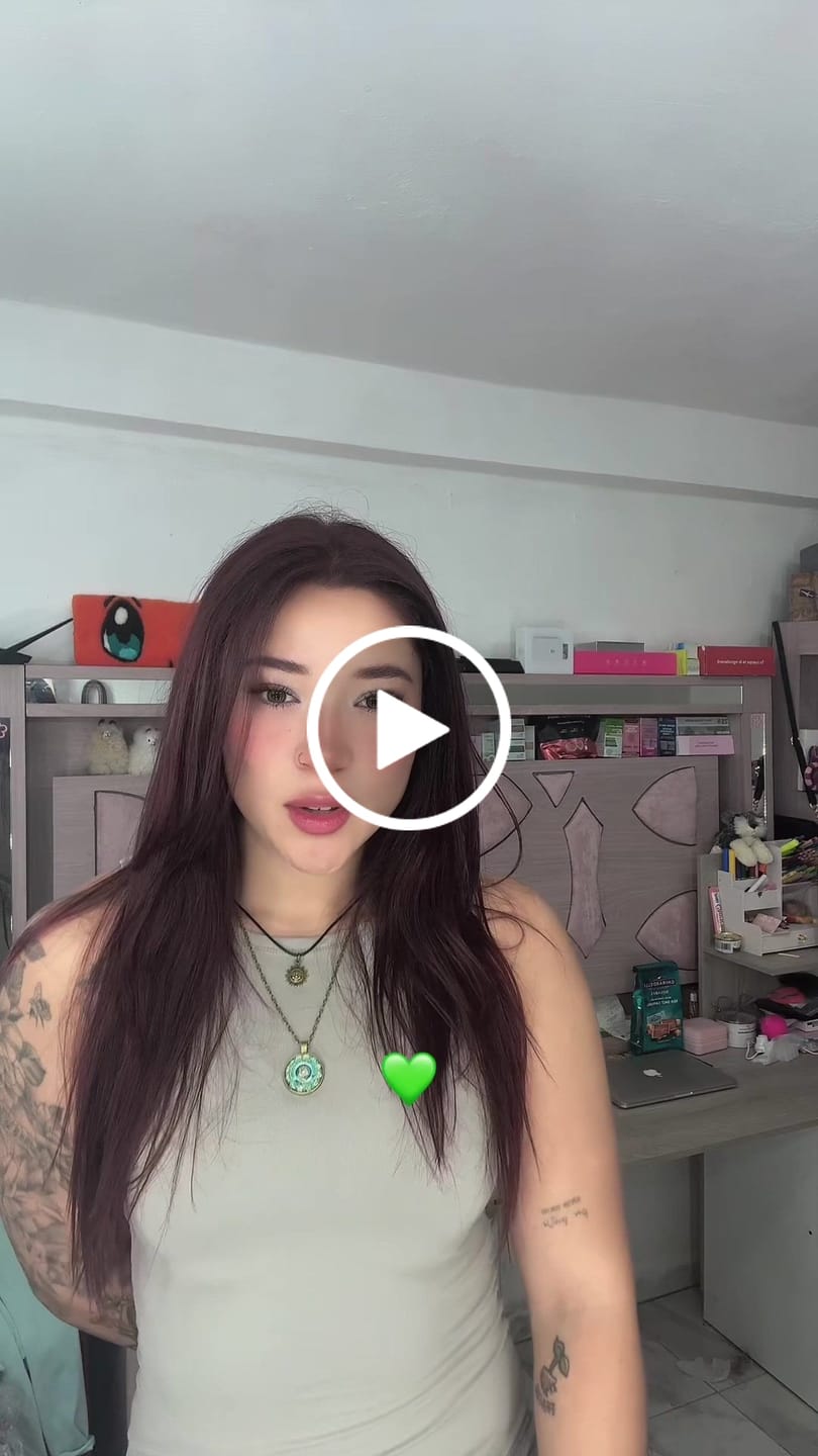 Customer video review of Flora Green Prescription Colored Contact Lenses