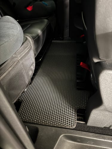 Customer photo review of Fußmatten für Van - Kofferraumwanne