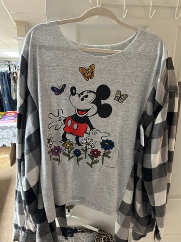 Customer photo review of Wholesale Cartoon & TV/Movie T-Shirts
