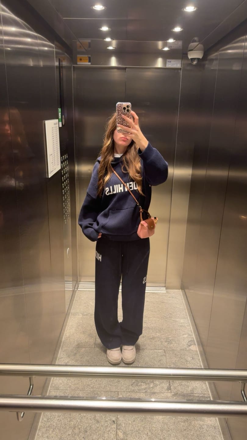 Customer photo review of KNIT SWEATPANTS NAVY