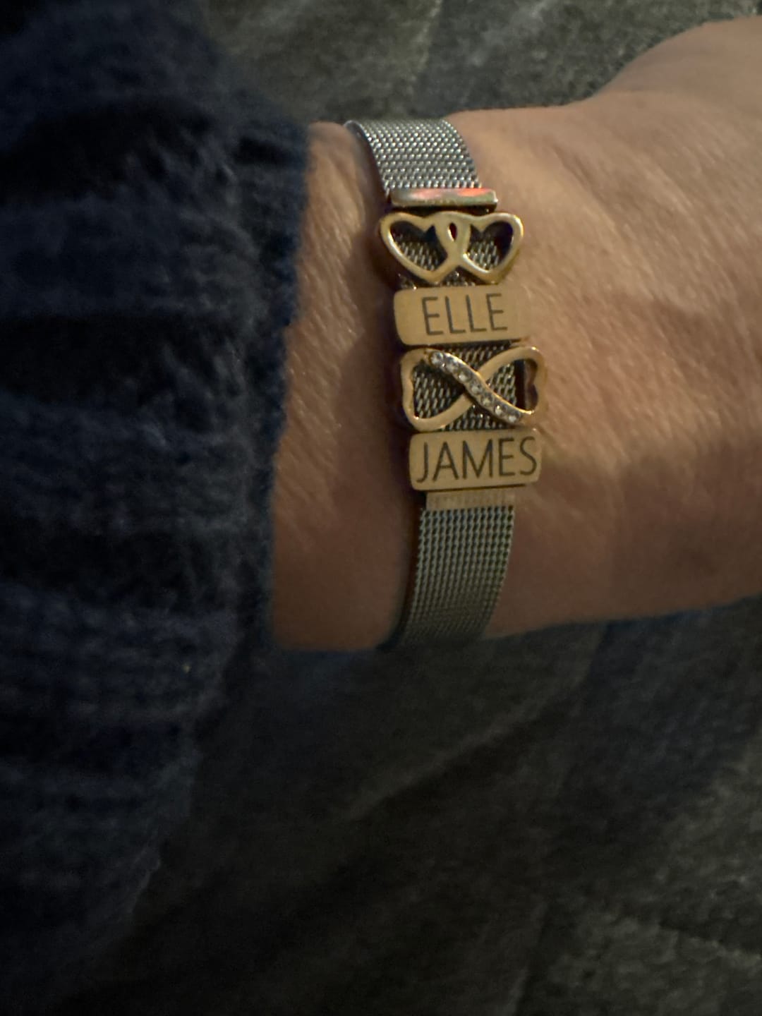 Customer photo review of Mesh charm name rosé gold