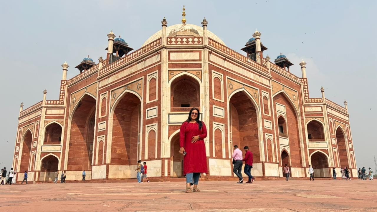Customer photo review of Maroon Rayon mukaish Long Kurta