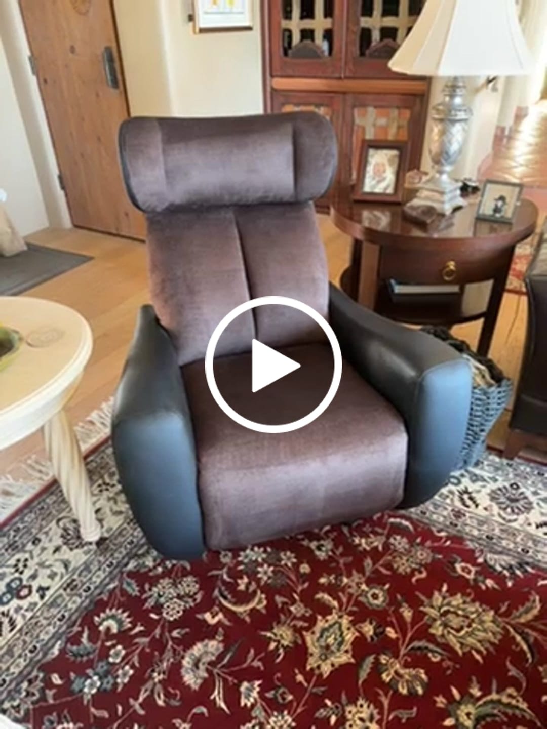 Customer video review of SwanSing Swivel Power Zero Gravity Recliner Chair
