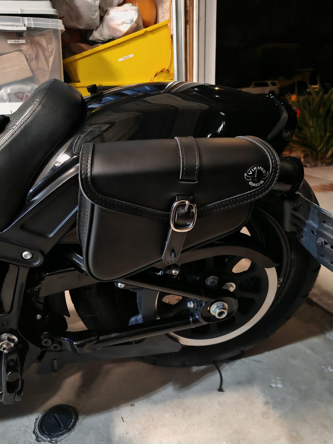 Customer photo review of 4L - Diablo Plain Leather Motorcycle Saddlebags For Harley Softail Fat Bob FXFB/S