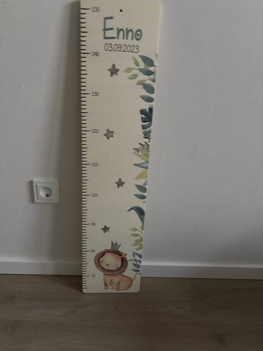 Customer photo review of Messlatte Kinder Holz - Löwe
