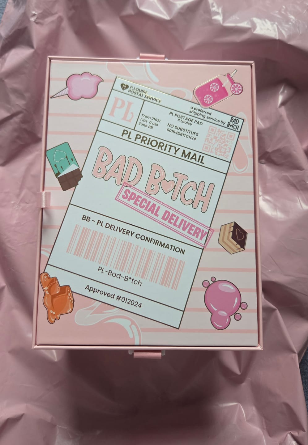 Customer photo review of P.Louise Bad Bitch Cube Box Bag Large