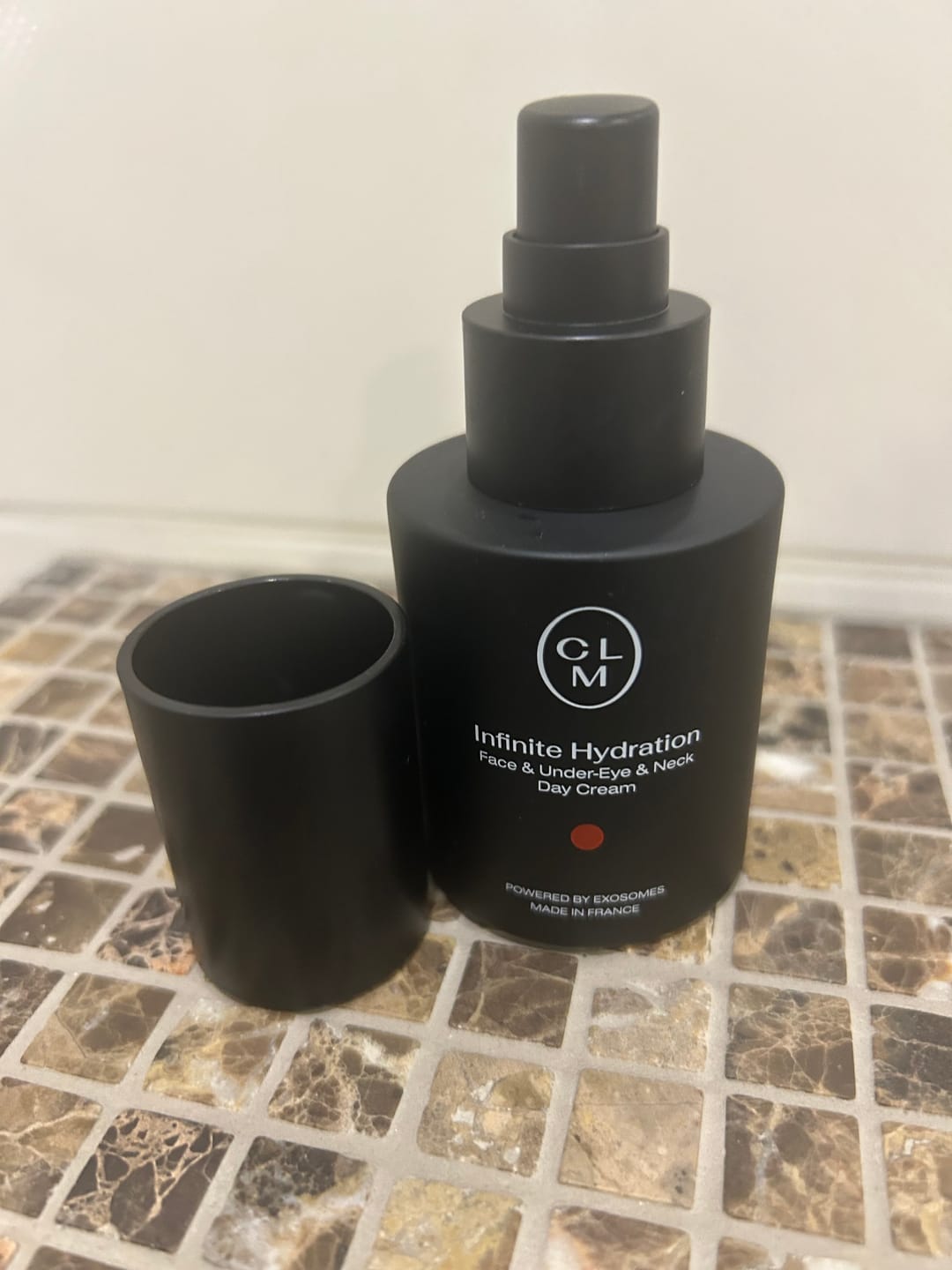 Customer photo review of Drėkinantis dieninis veido, paakių ir kaklo kremas 50ml