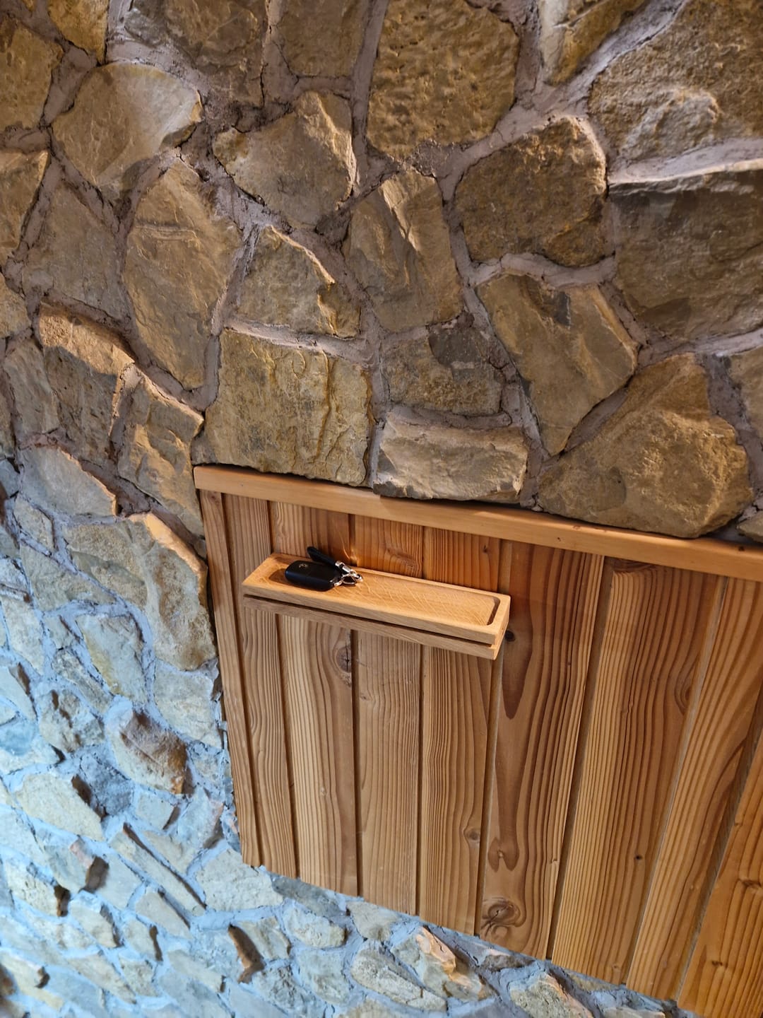 Customer photo review of Schlüsselbrett TALEA aus Holz