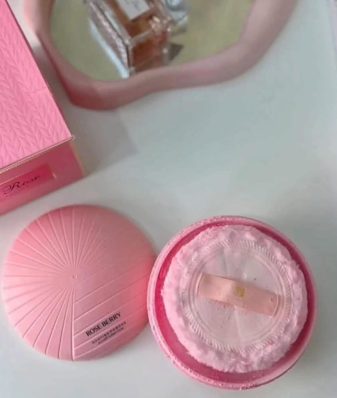 Customer photo review of Dusting Powder for the Body Luxurious Scent