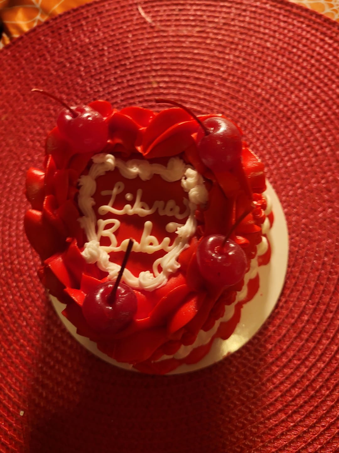 Customer photo review of Vintage Rouge Mini Heart Cake