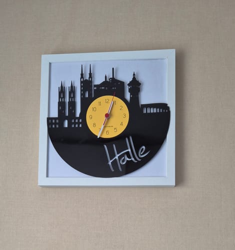 Kundenbewertung mit Foto zu Wanduhr aus Vinyl Skyline Halle an der Saale