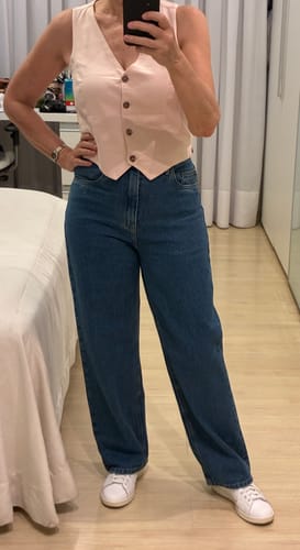 Cláudia S. review of Calça Jeans Reta Araçá Azul Médio image 1 out of 1