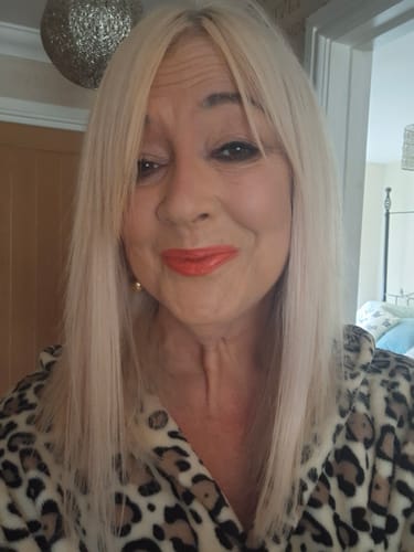 Customer photo review of Face Framing Layers / Clip In Extensions / Human Hair / 14 inches / 15 grams