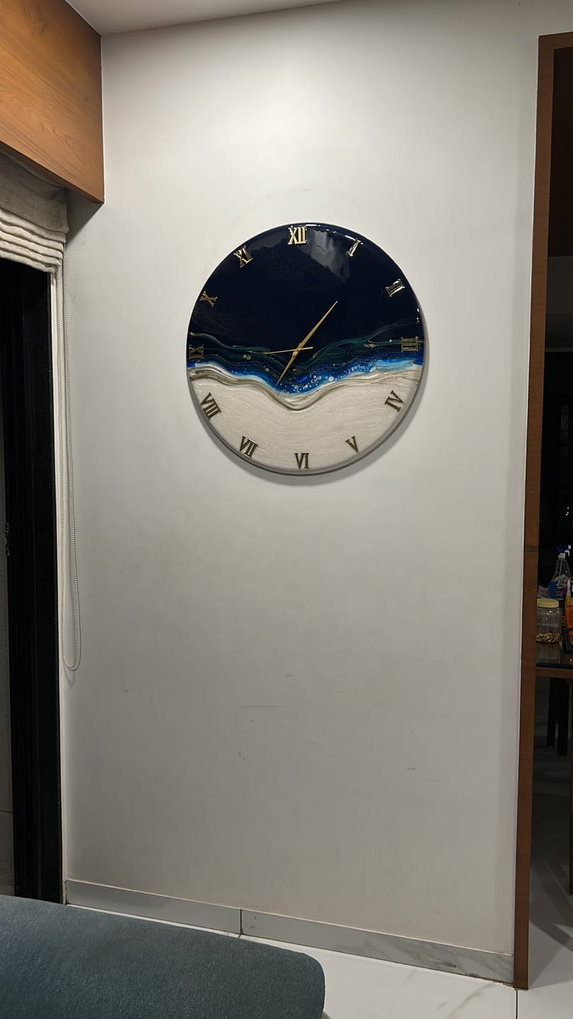 Customer photo review of Ticking Thunder Silent Resin Wall Clock (Royal Blue)