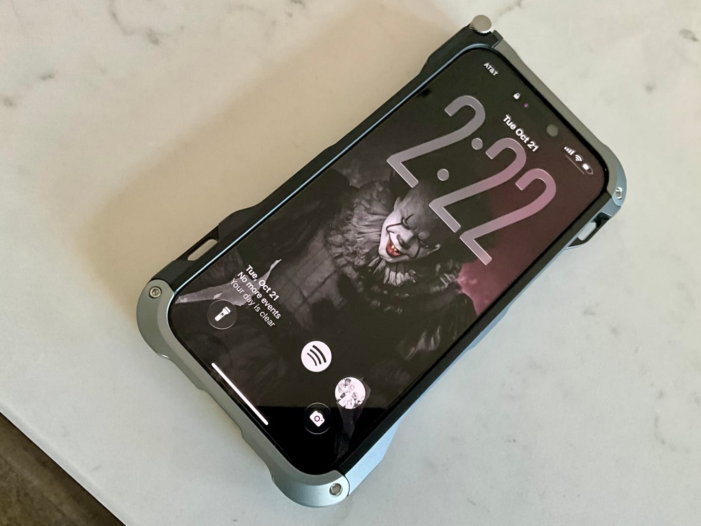 Customer photo review of DANGO ADAPT CASE - IPHONE 16 PRO MAX