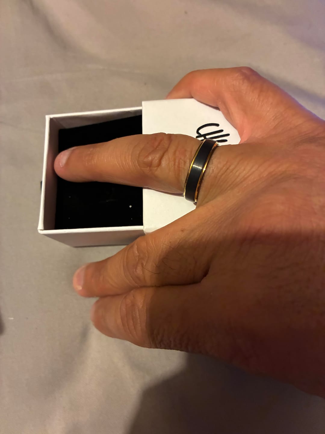 Customer photo review of Anillo Night's Watch - Tungsteno