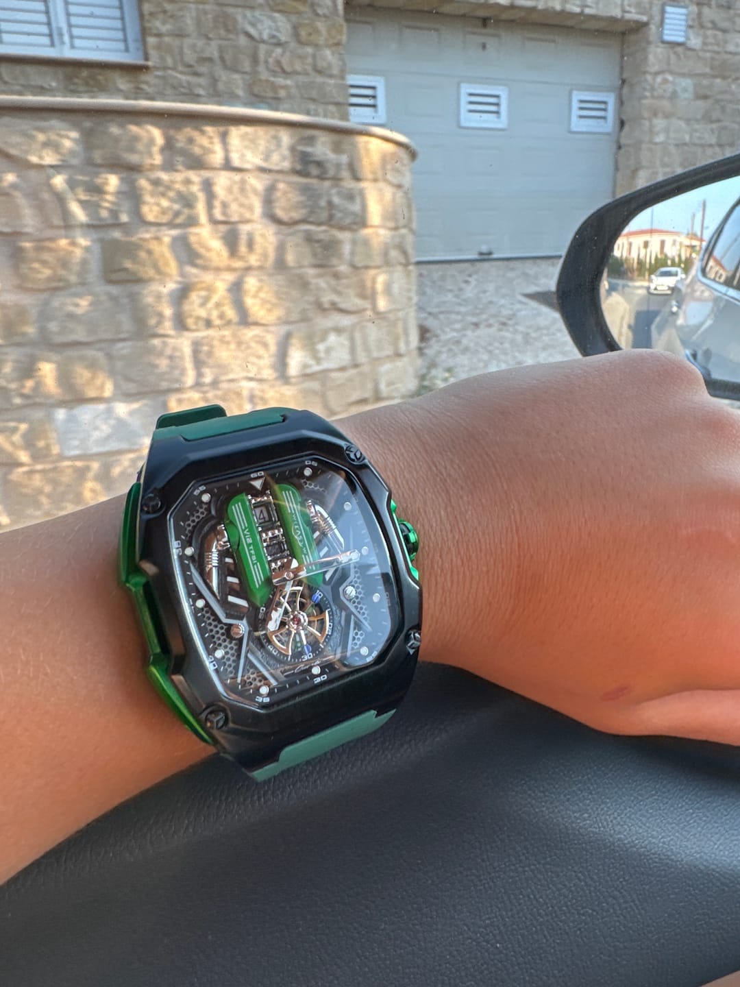 Customer photo review of V12 SVJ