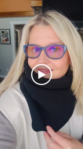 Customer video review of Noelle Infinity Scarf - Black