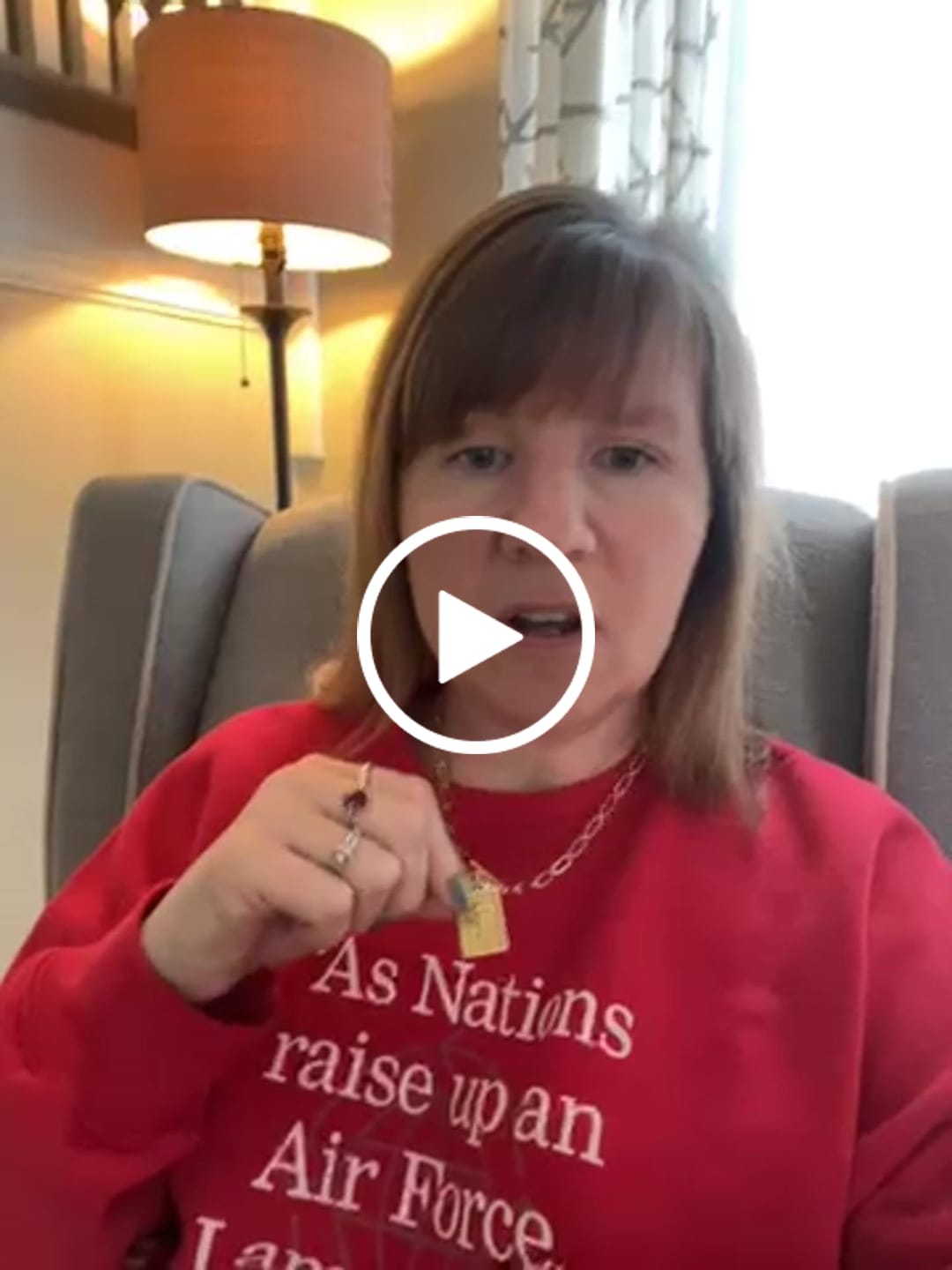 Customer video review of The Eternal Pendant Necklace