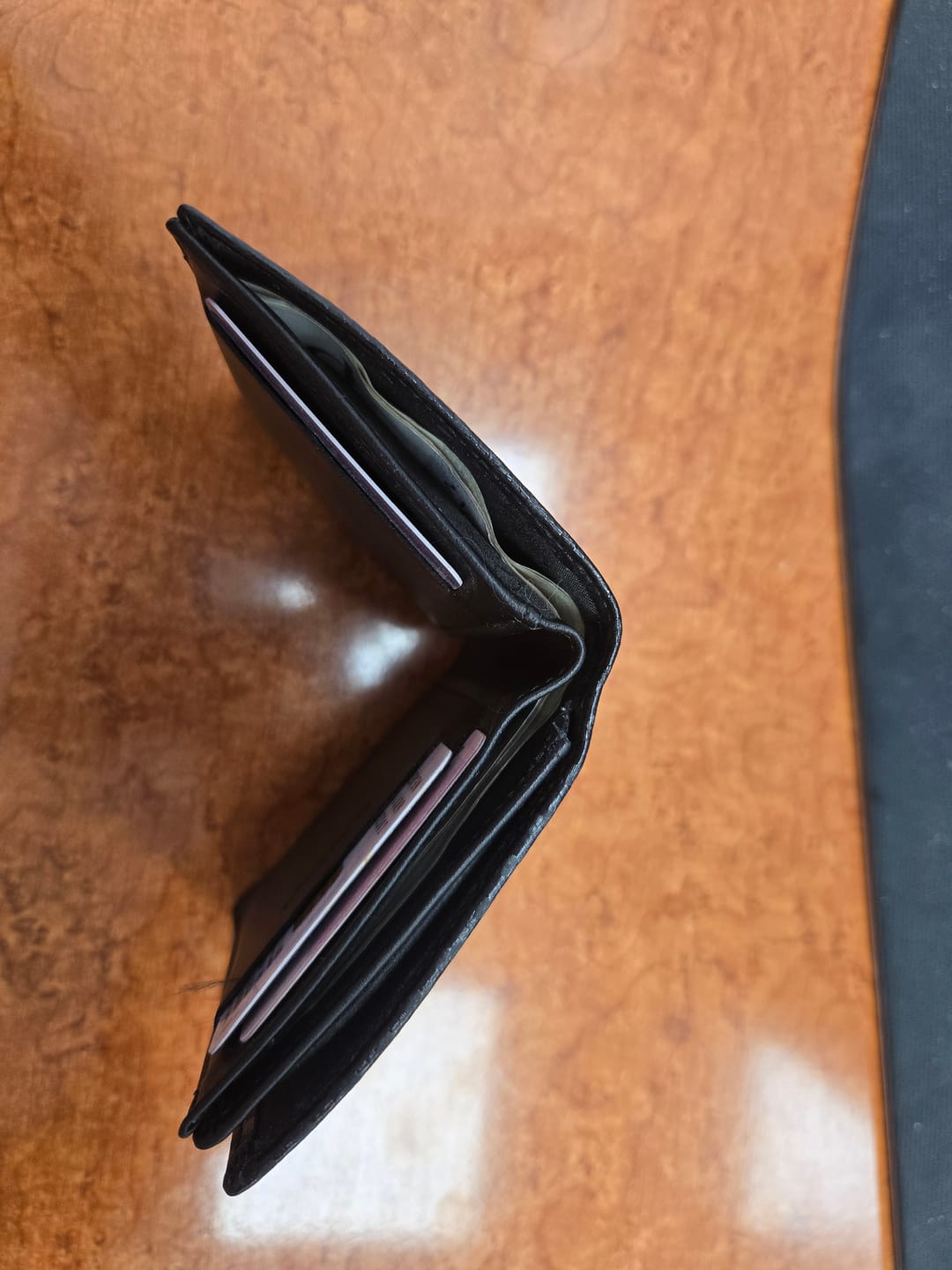 Customer photo review of Slimstar - slim wallet with large coin pocket