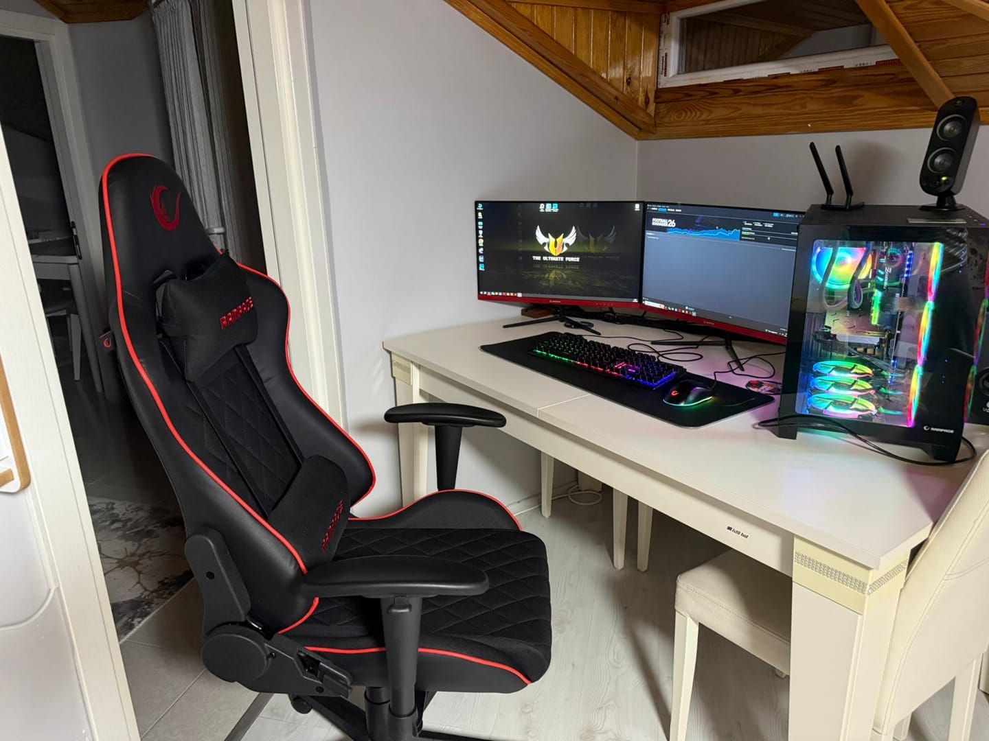 Customer photo review of Üst Seviye Terletmez Kumaş Oyuncu Koltuğu-Siyah