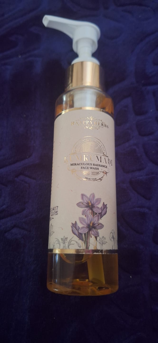 Customer photo review of Kumkumadi Miraculous Radiance Face Wash