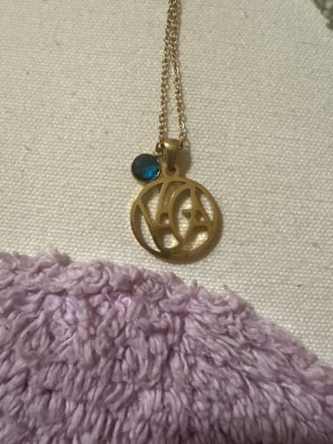 Customer photo review of Diseñado para ti | Collar con Monograma a Medida