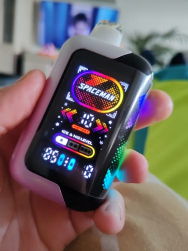 Customer photo review of SMOK Spaceman - SP40000 - 40000 Bouffées - 2% de nicotine - Puff Jetable / Vape Disposable