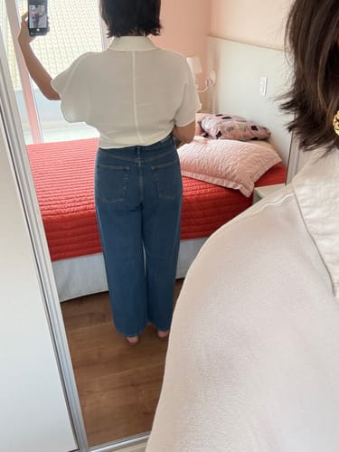 Carolina R. review of Calça Jeans Reta Araçá Azul Médio image 1 out of 1