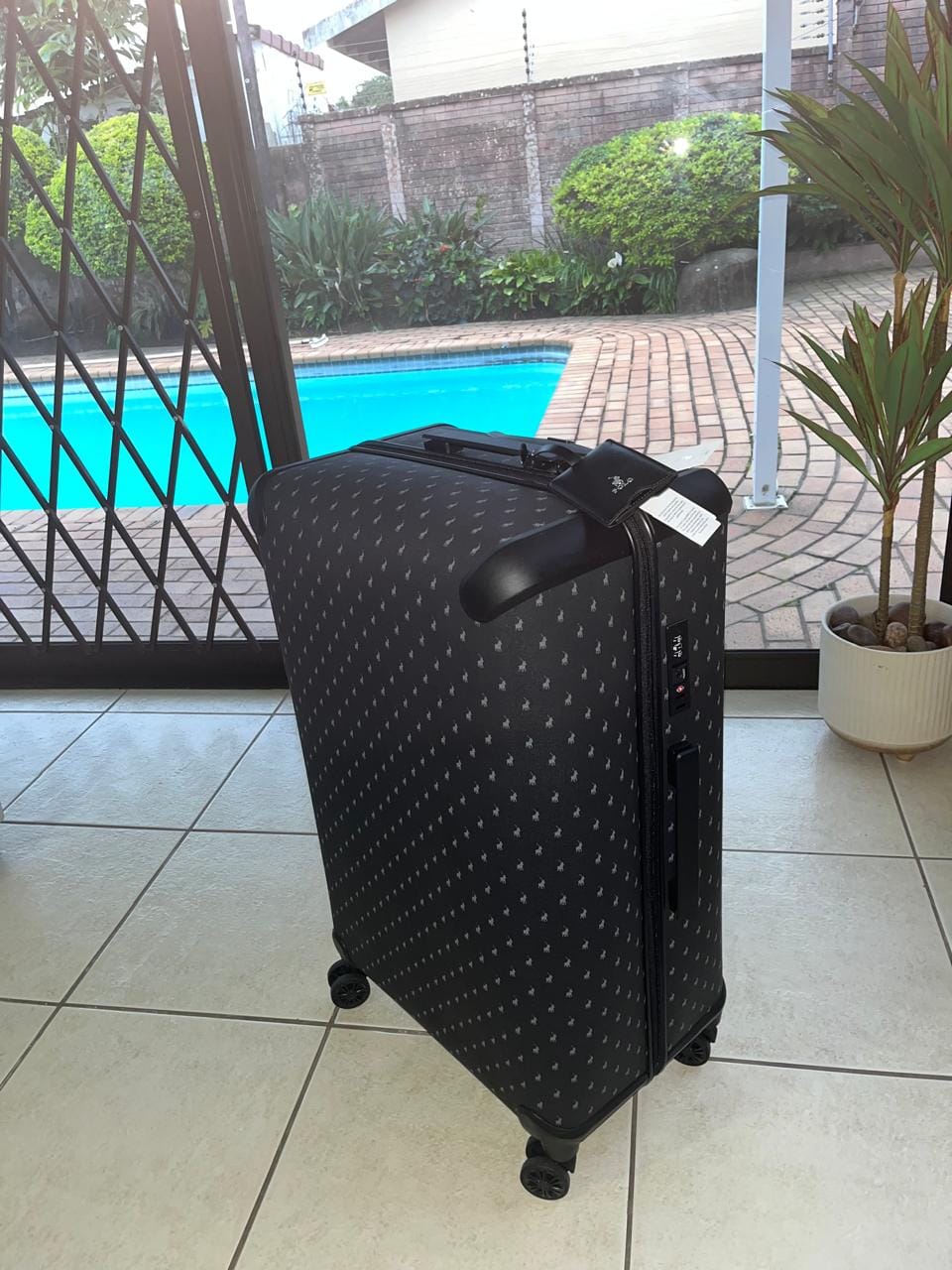 Customer photo review of Double Pack 75cm Large Check-In
