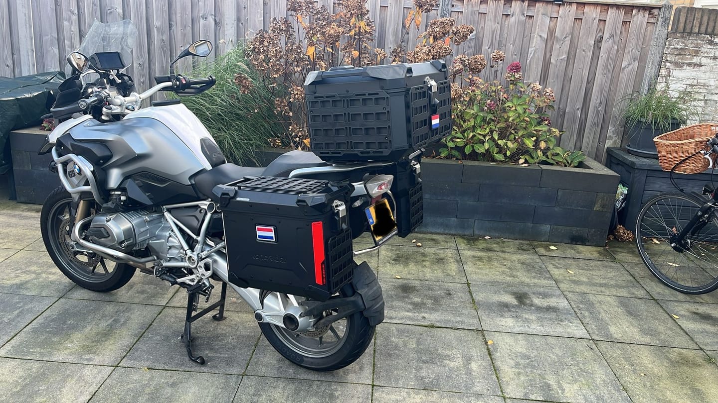 Customer photo review of MotoRacks – Motorcycle Luggage Pannier Racks