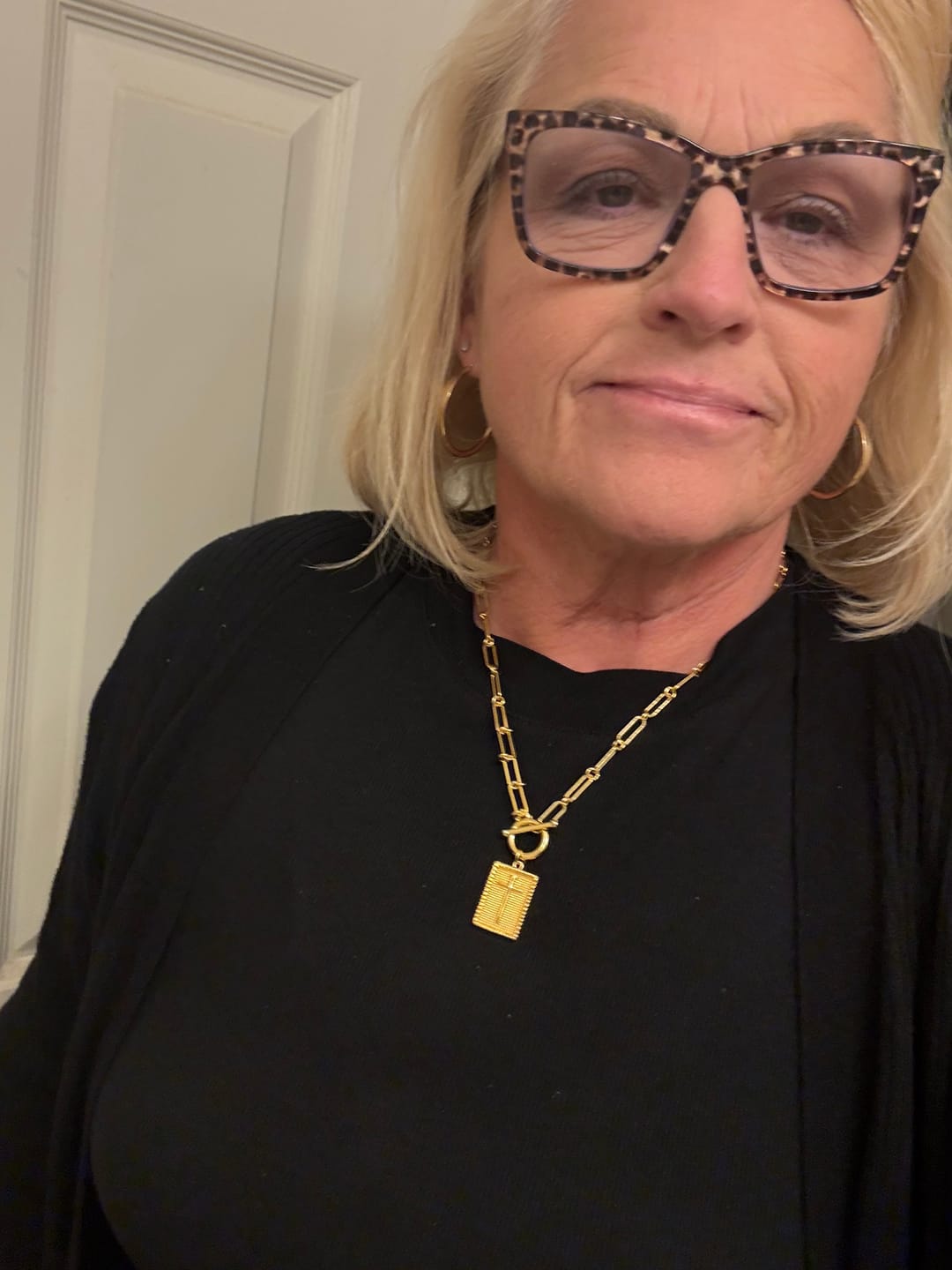 Customer photo review of The Eternal Pendant Necklace