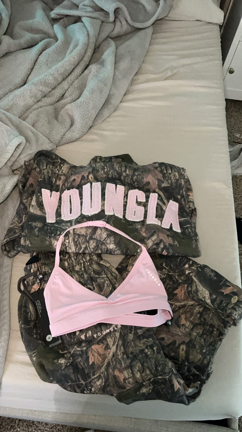 Customer photo review of W335 URBAN V-NECK BRA Fall 24'