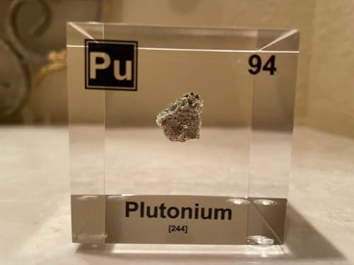 Customer photo review of Plutonium Element Cube (Trinitite Sample)