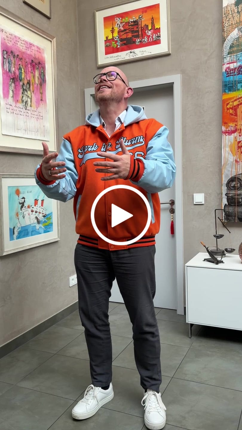 Customer video review of Maßgeschneidertes Orange Hellblau Jacke