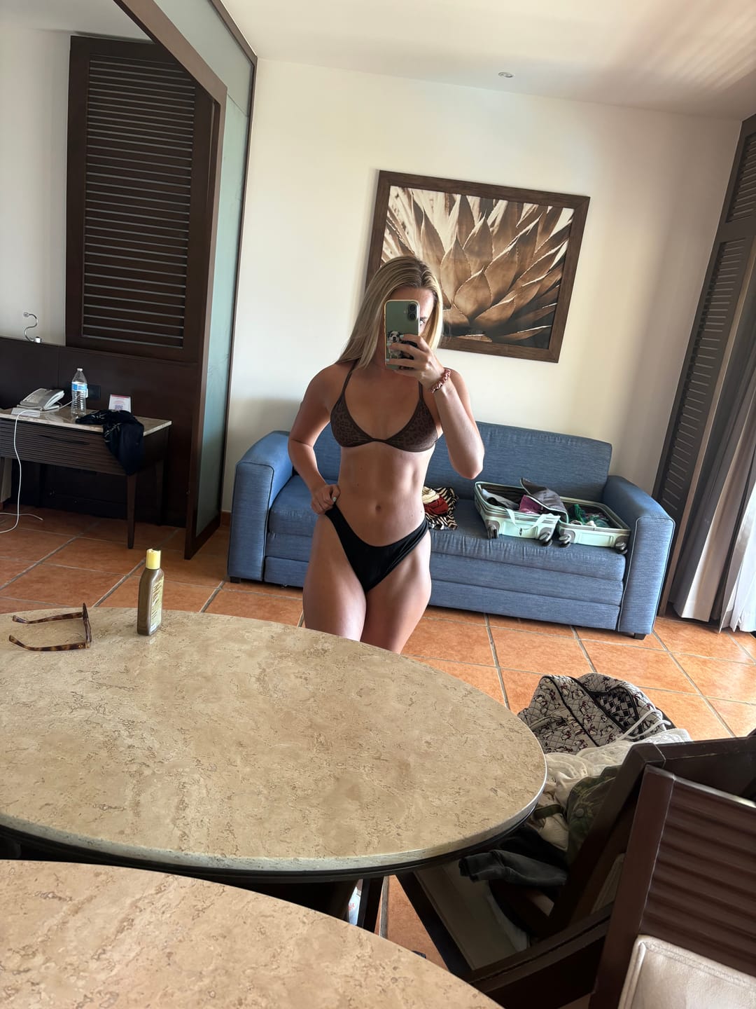 Customer photo review of LILY Jaguar Minimal Triangle Top