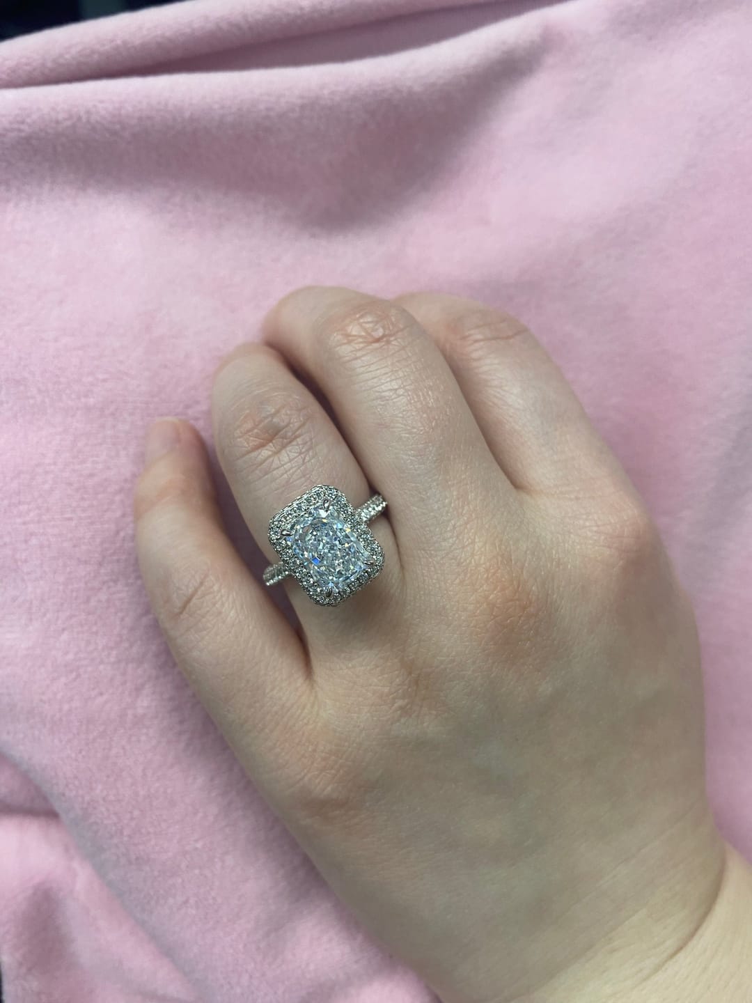 Customer photo review of S925 Noble Halo 3.5Ct Radiant Cut Engagement Ring Vintage Ring For Everyday Wear