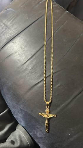 Customer photo review of FREE Today: Christ Jewelry Crucifix Pendant Charm Necklace