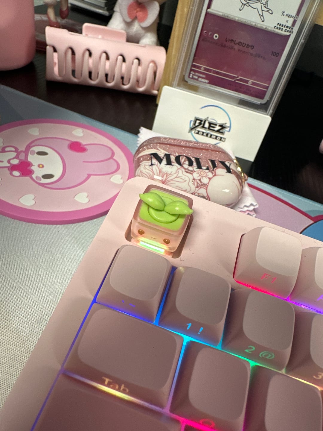 Customer photo review of Lolicaps x Sparkle Sprout Resin Artisan Keycap
