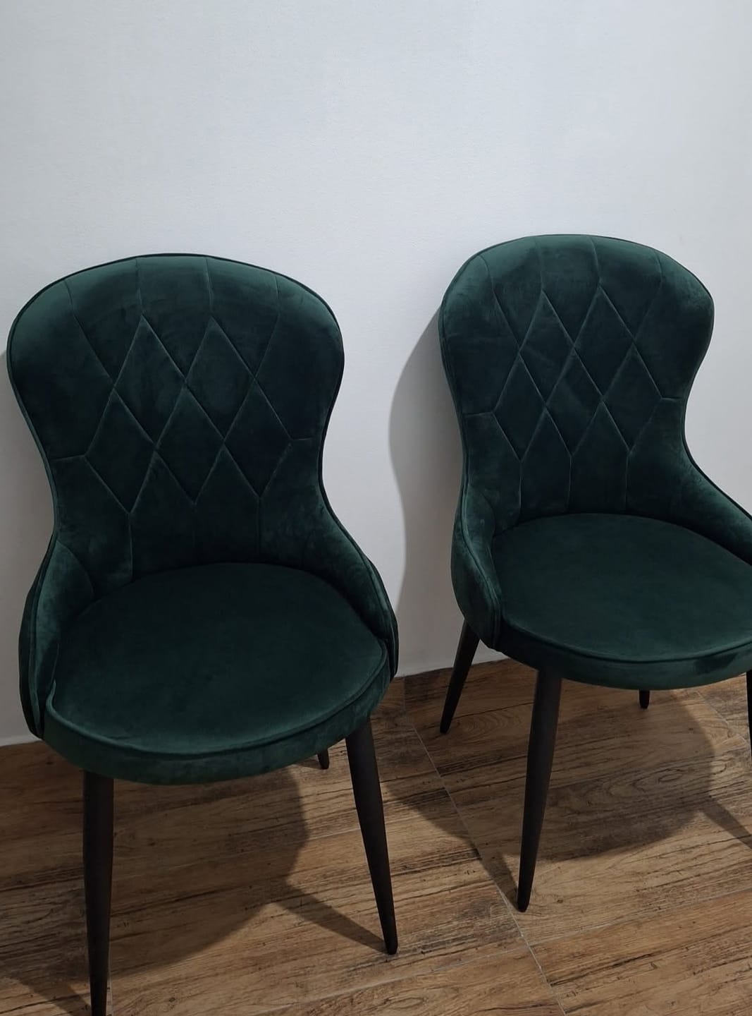 Customer photo review of Scaun K366, verde inchis/negru, stofa catifelata/metal, 52x58x92 cm