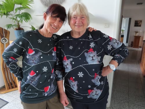 Customer photo review of Weihnachtliche Berge - Individueller Ugly Christmas Sweater