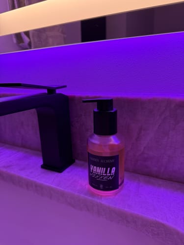 Customer photo review of VANILLA VIXXEN BODY OIL