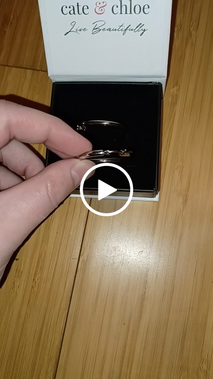 Customer video review of Amy 18k White Gold Plated 20mm/30mm Hoop Earrings